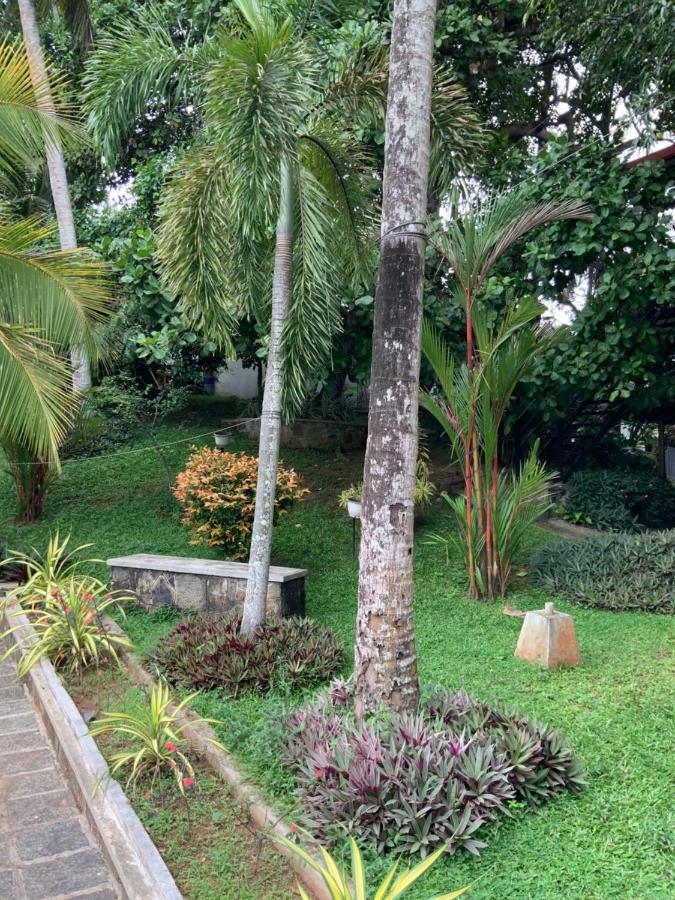 Lali Villa & Fruit Garden Galle Exterior foto
