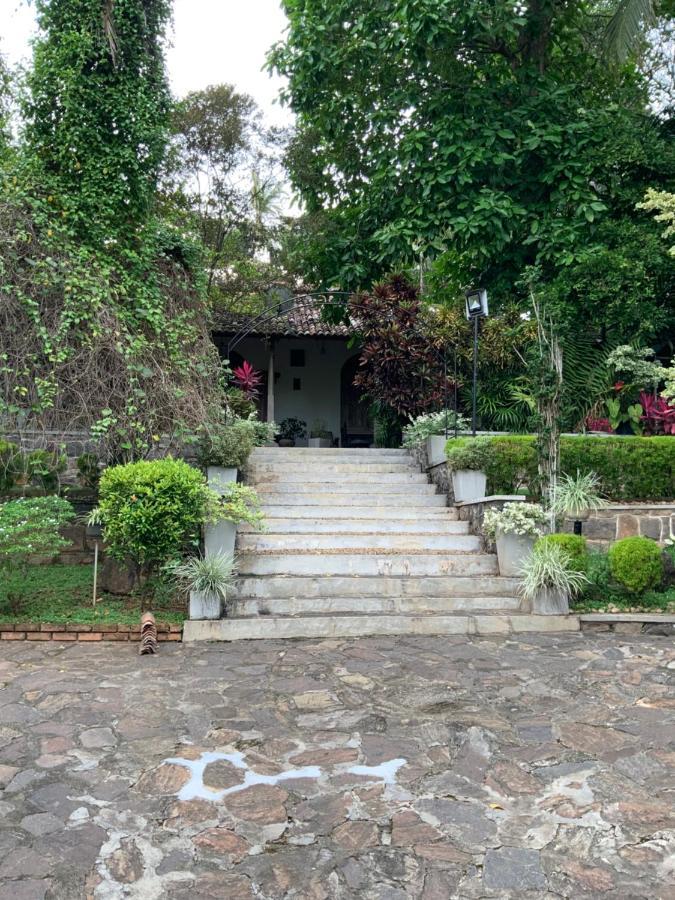 Lali Villa & Fruit Garden Galle Exterior foto